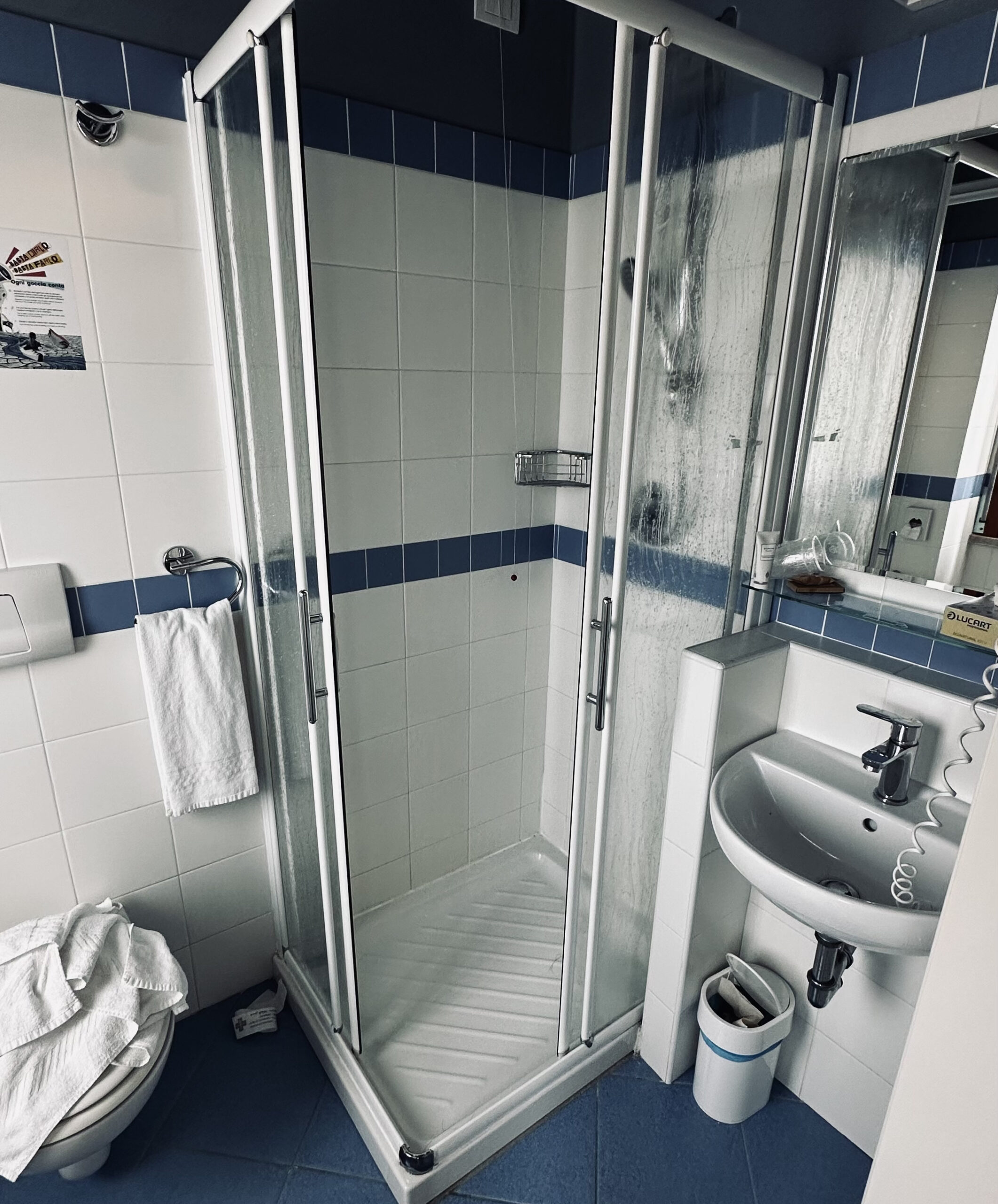 シャワールーム