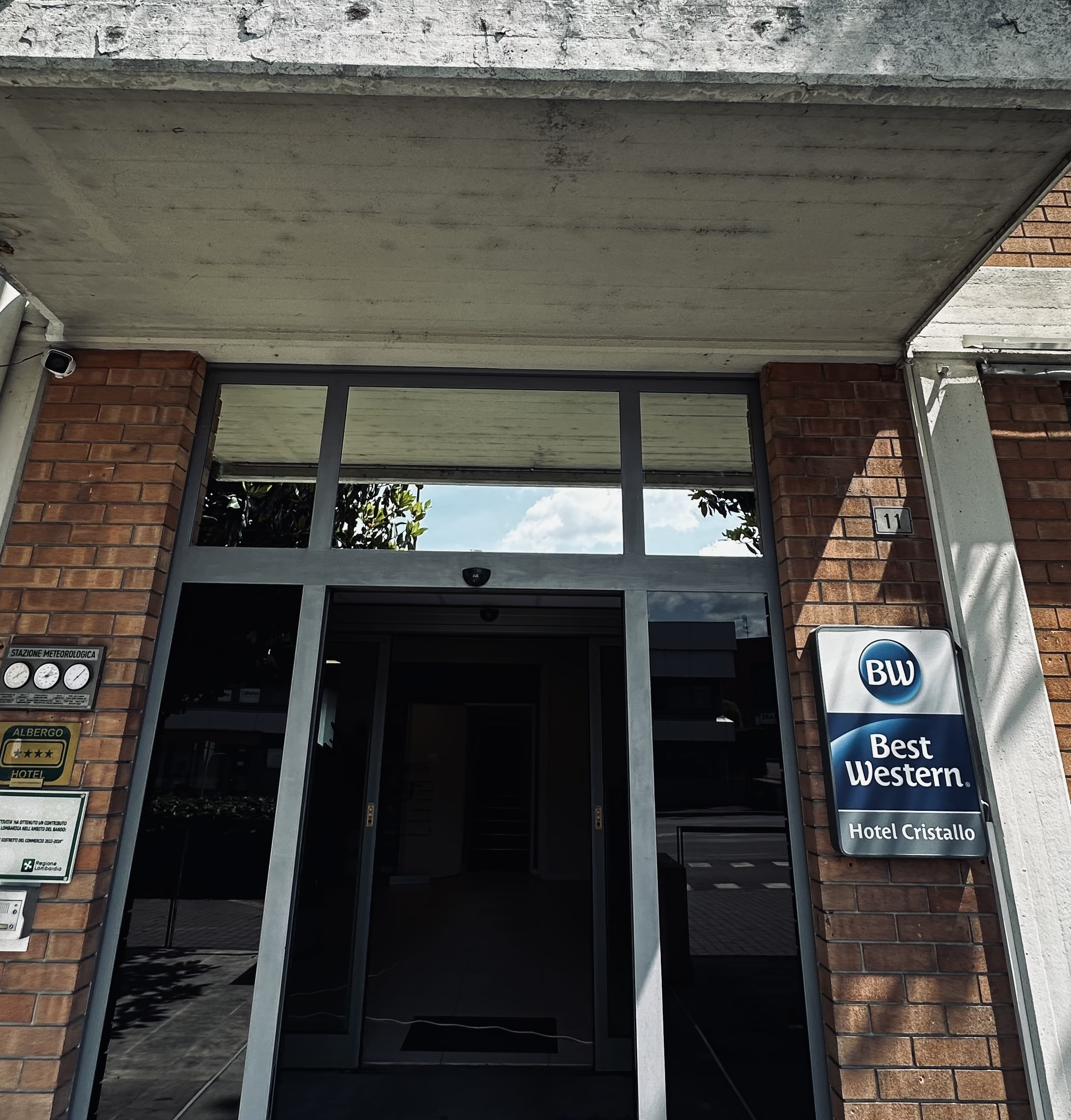 入り口のところ