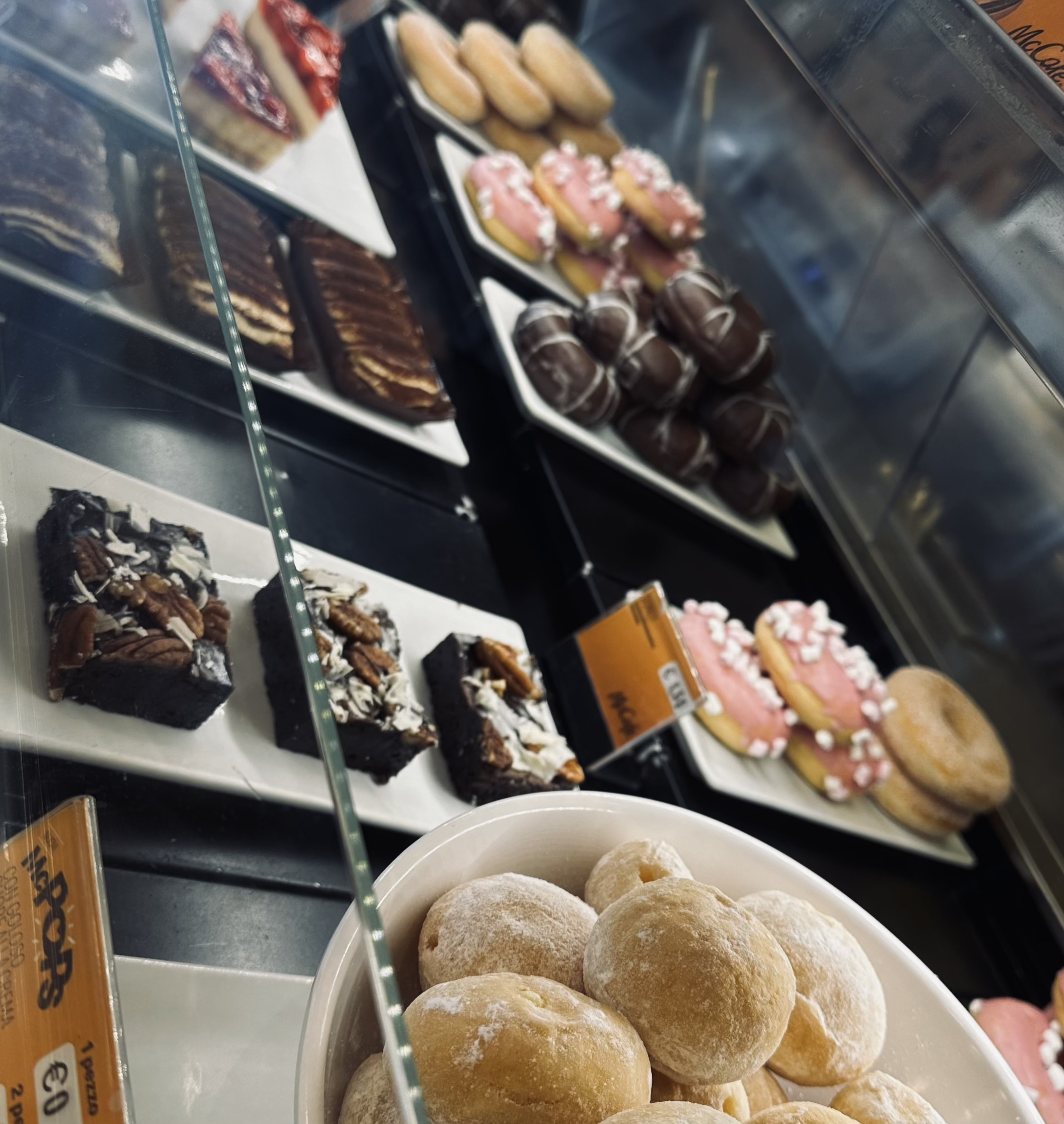 デザートやケーキも充実